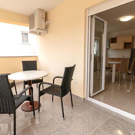 Summer Fun Apartments ノヴァリャ エクステリア 写真