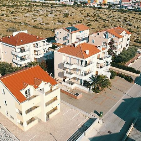 Summer Fun Apartments ノヴァリャ エクステリア 写真