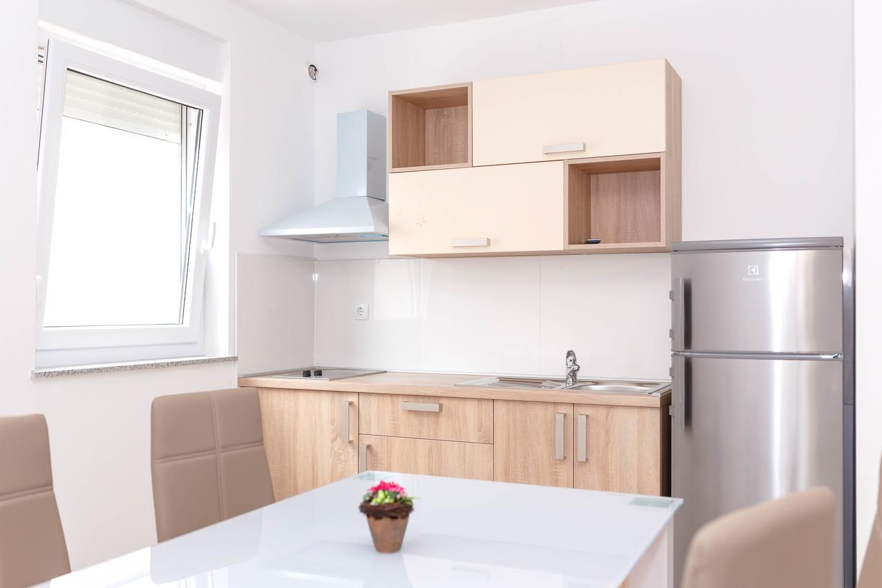 Summer Fun Apartments ノヴァリャ エクステリア 写真
