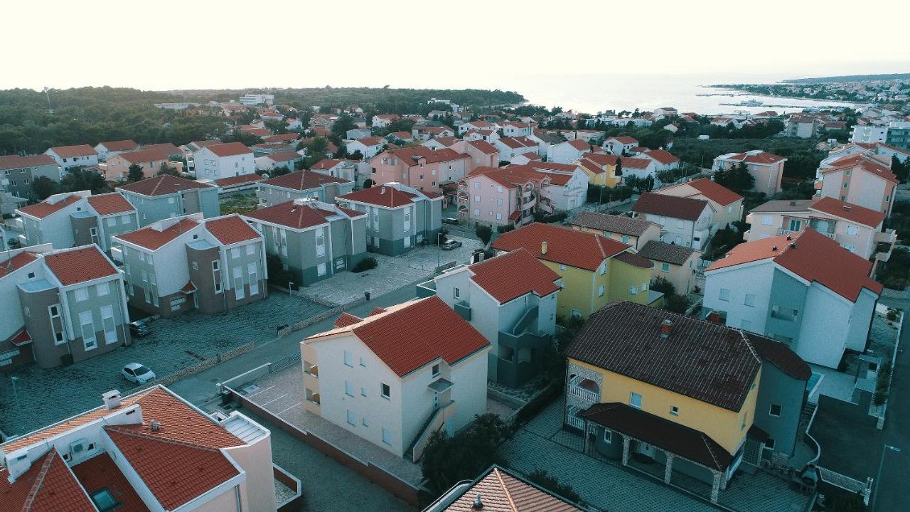 Summer Fun Apartments ノヴァリャ エクステリア 写真